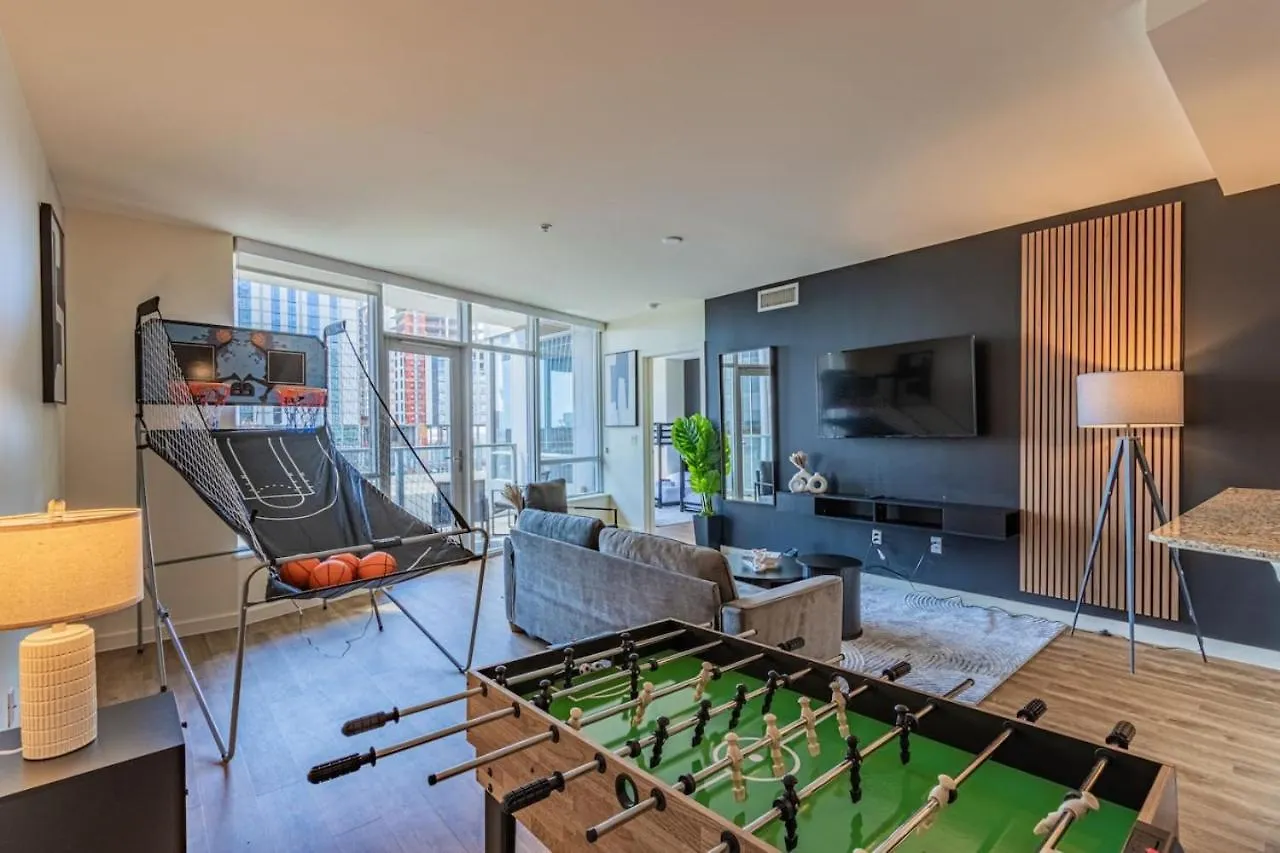 Stylish 1Br Highrise Dt, Parking, Pool, Gym, W-D, Golf Διαμέρισμα Φοίνιξ 0*,