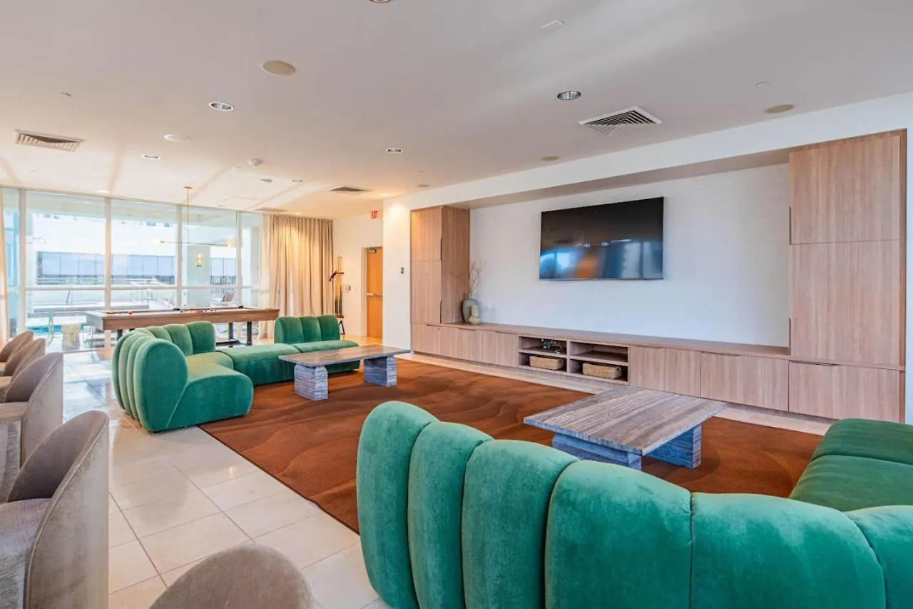 Stylish 1Br Highrise Dt, Parking, Pool, Gym, W-D, Golf Διαμέρισμα Φοίνιξ