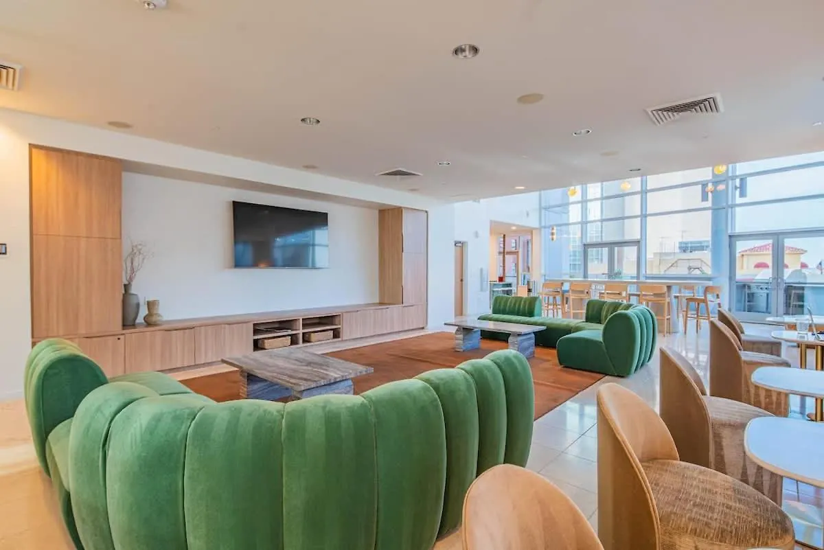 Stylish 1Br Highrise Dt, Parking, Pool, Gym, W-D, Golf Διαμέρισμα Φοίνιξ Ηνωμένες Πολιτείες της Αμερικής