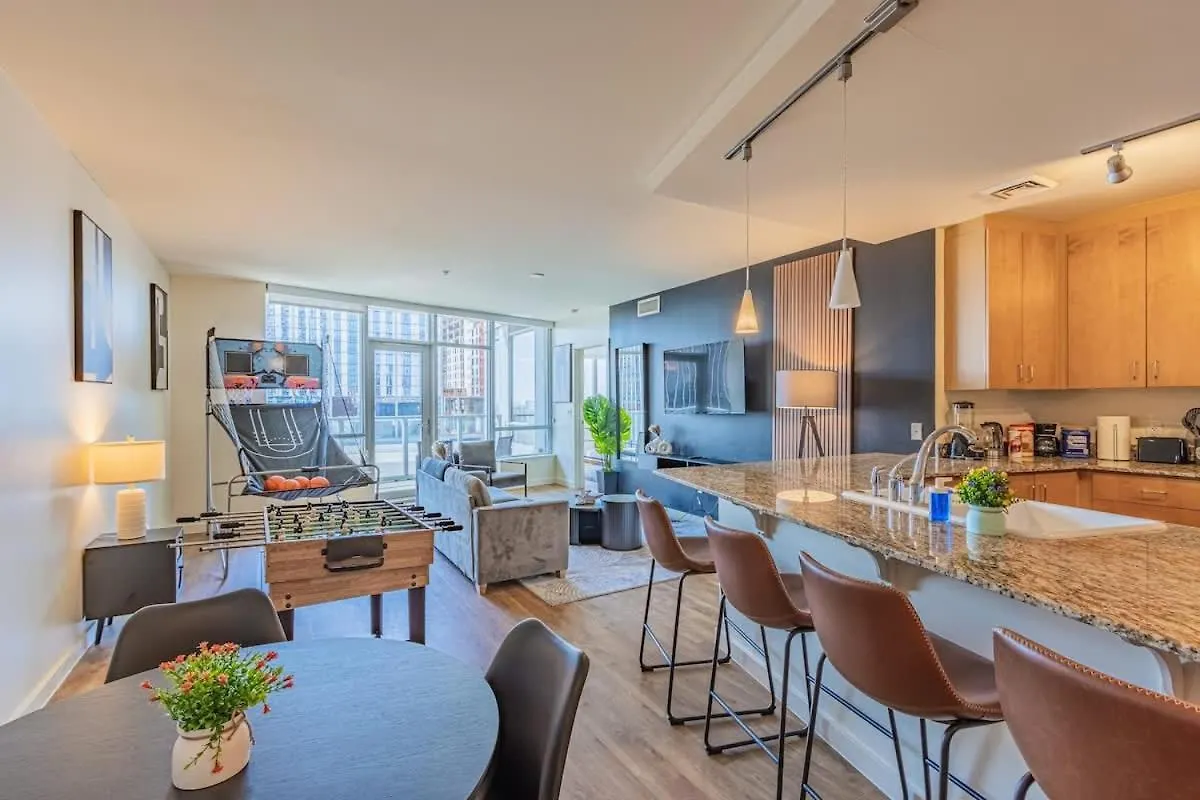 Stylish 1Br Highrise Dt, Parking, Pool, Gym, W-D, Golf Διαμέρισμα Φοίνιξ